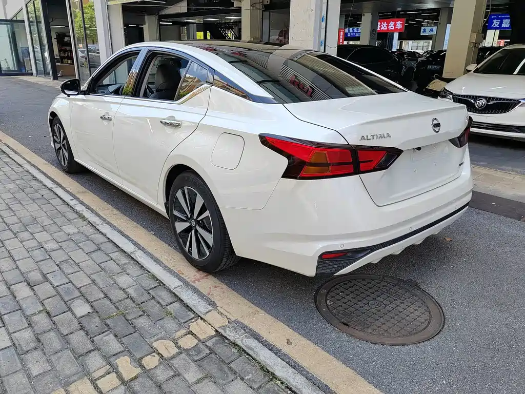 Nissan Teana — миниатюра 4