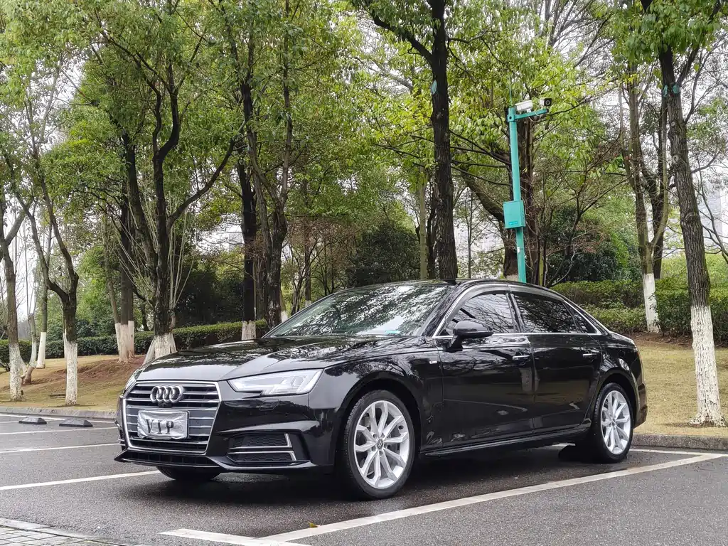 Audi A4L 2018