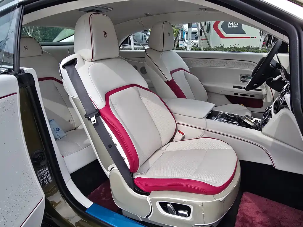 Rolls-Royce Phantom — миниатюра 14