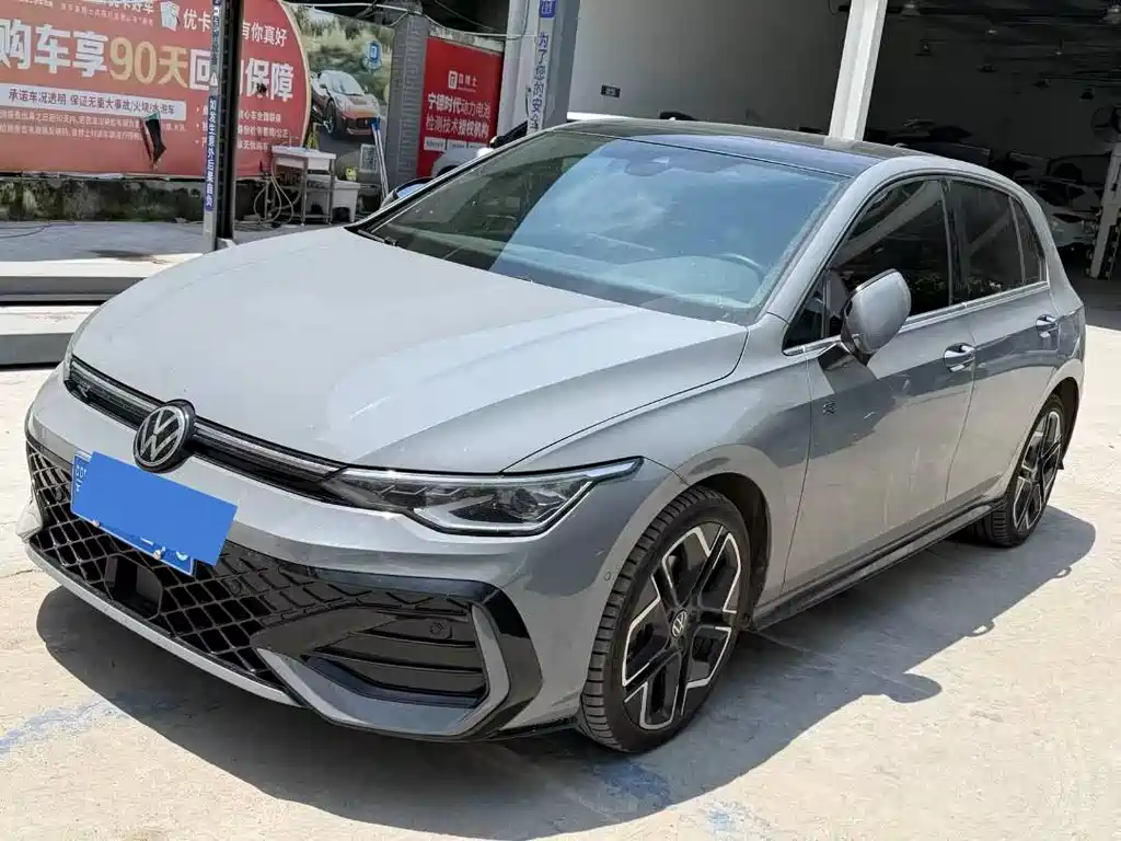 Volkswagen Golf 2025