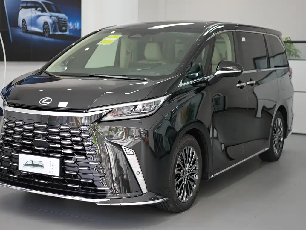 Lexus LM 0