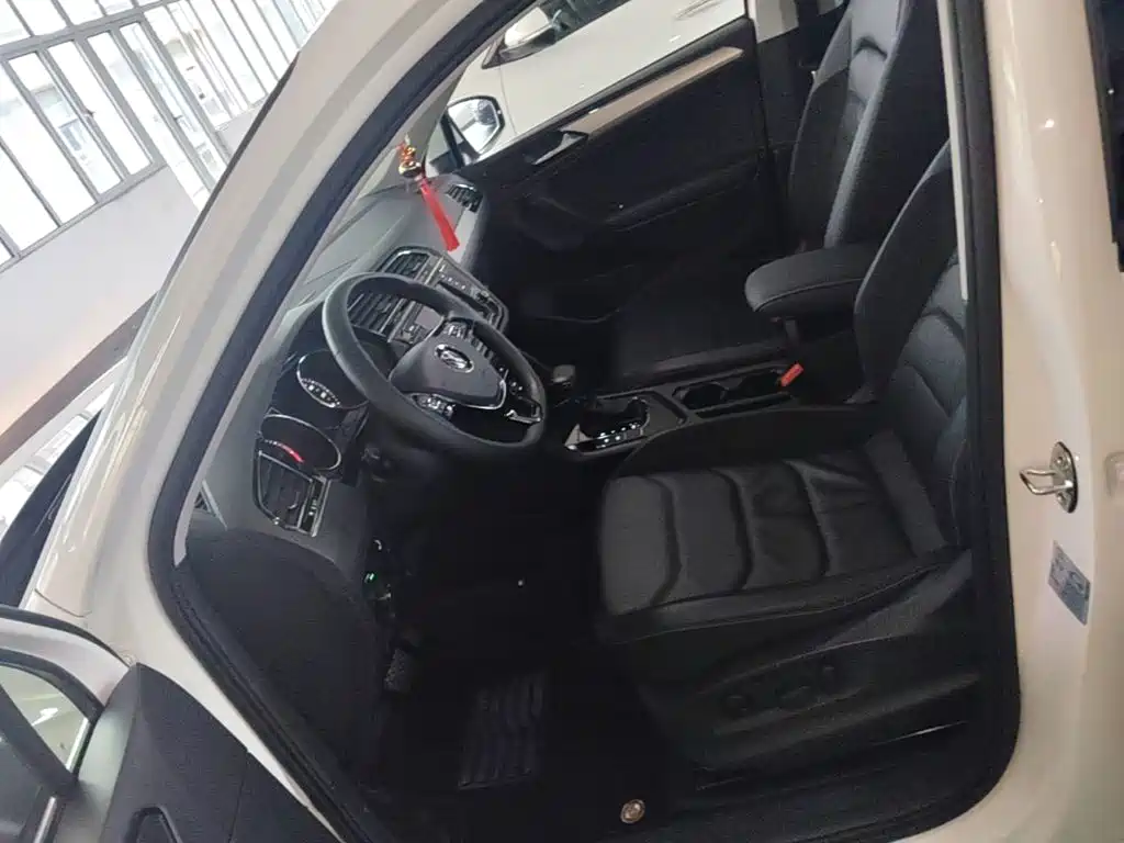 Volkswagen Tiguan L — миниатюра 15