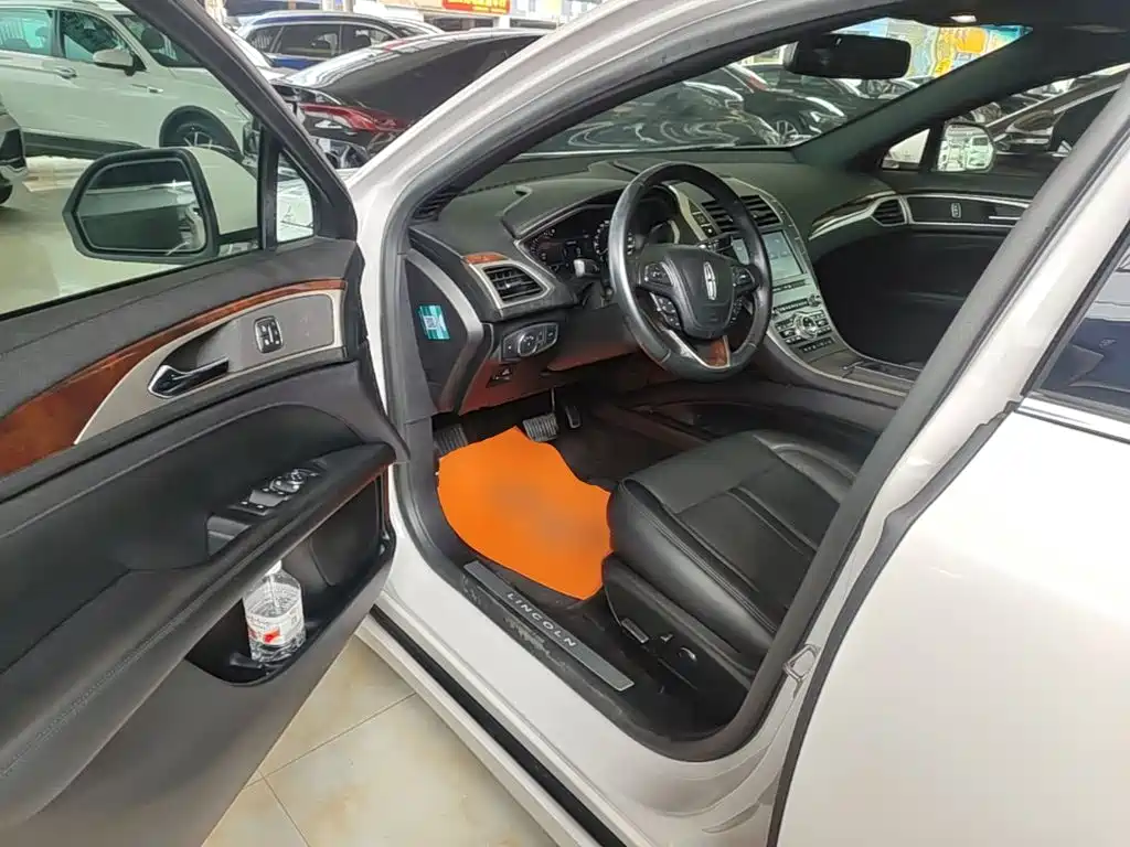 Lincoln MKZ — миниатюра 16