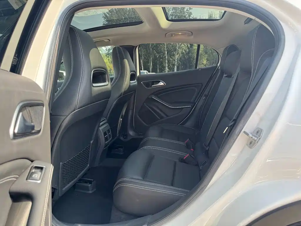 Mercedes-Benz GLA — миниатюра 10