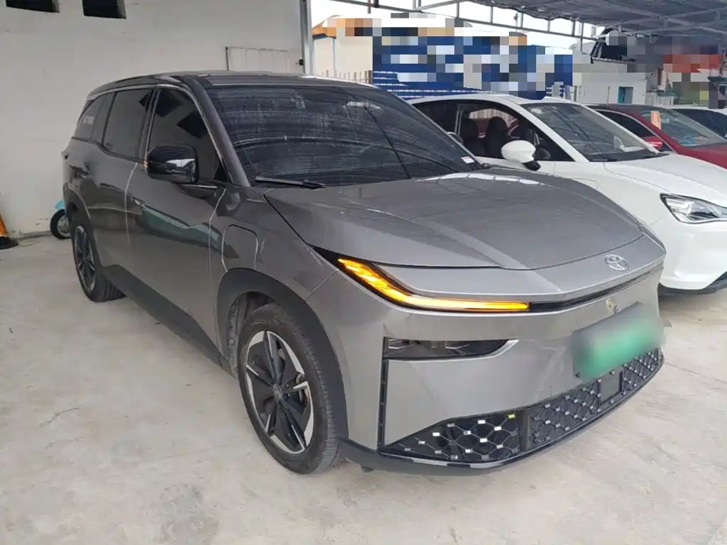 Toyota bZ3X - фото 4