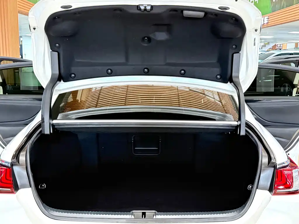 Lexus ES — миниатюра 25