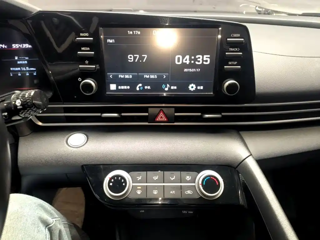 Hyundai Elantra — миниатюра 13