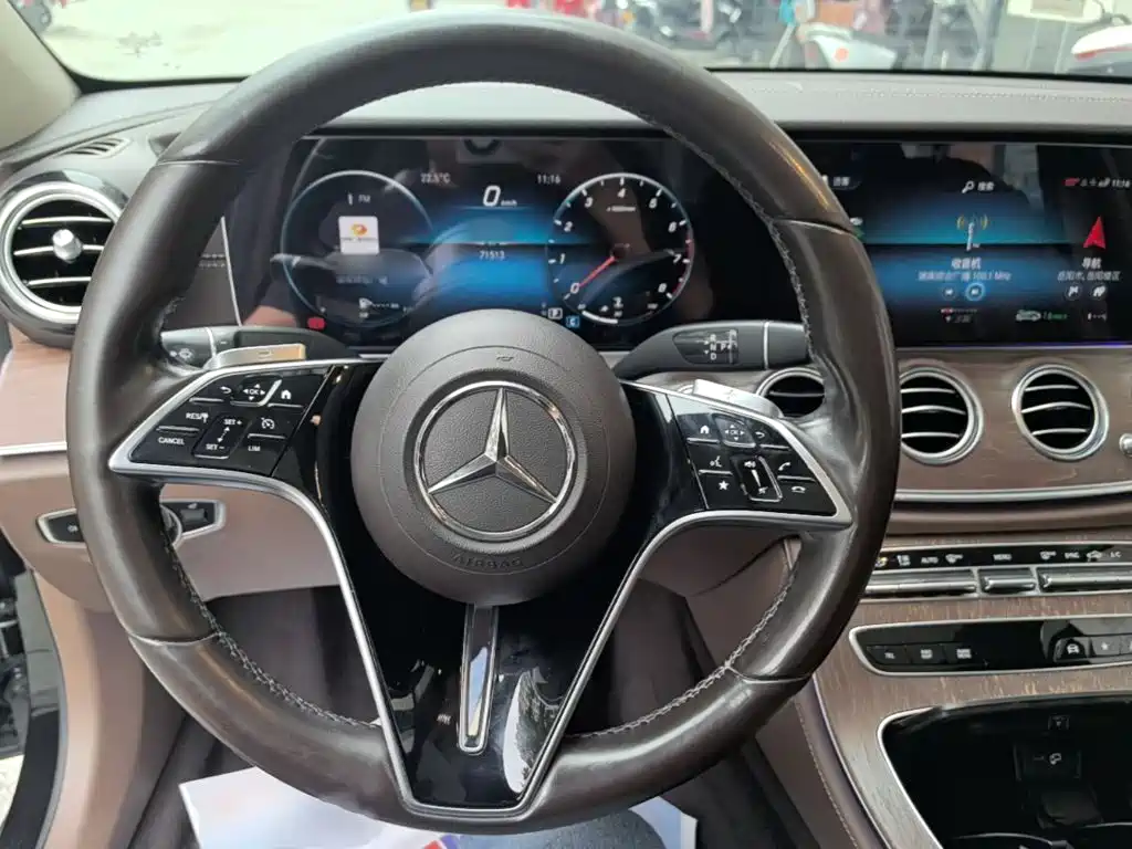 Mercedes-Benz E-Class — миниатюра 11