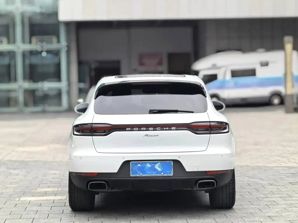Porsche Macan — миниатюра 8