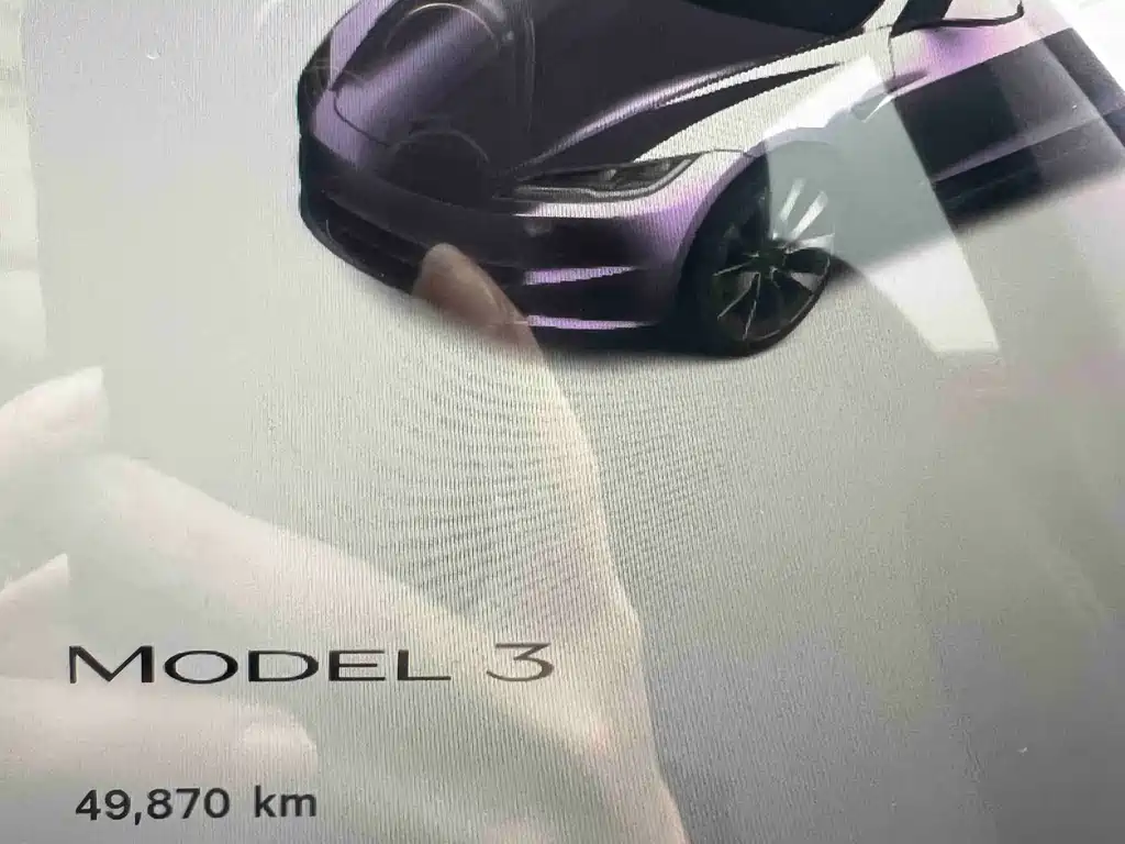 TESLA MODEL 3