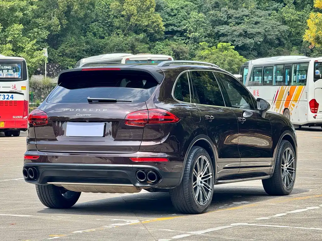 Porsche Cayenne — миниатюра 16