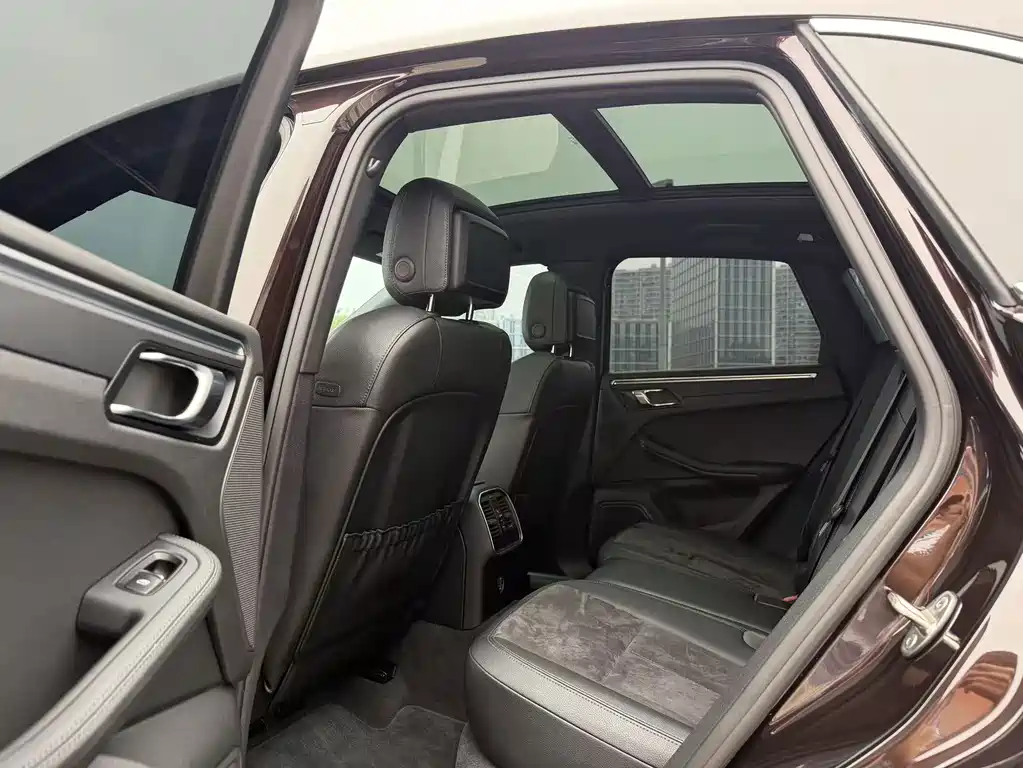 Porsche Macan — миниатюра 6