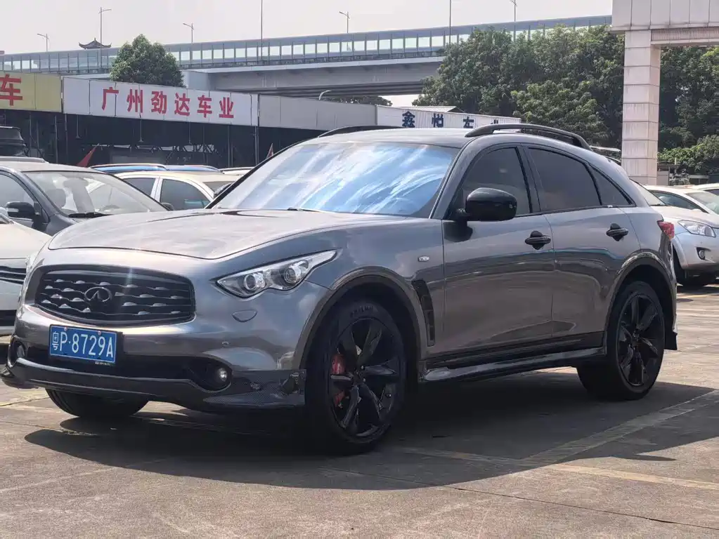 Infiniti FX