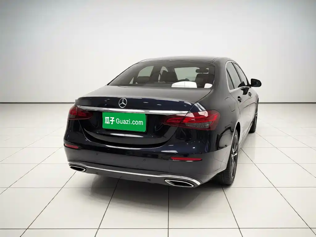 Mercedes-Benz E-Class — миниатюра 6