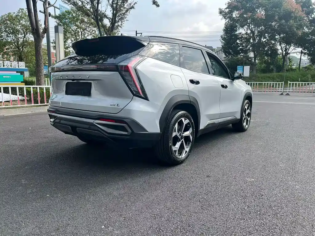 Geely Boyue L — миниатюра 8