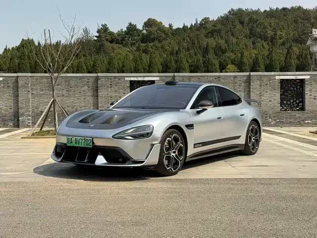 XIAOMI CAR XIAOMI SU7 2025