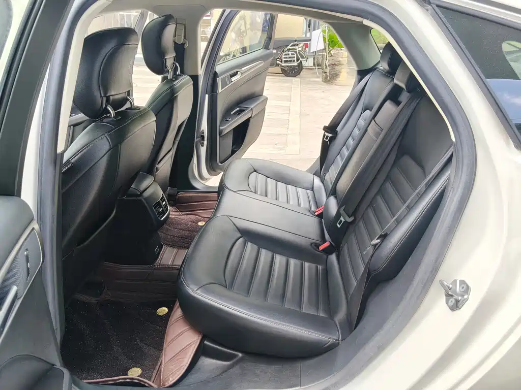 Ford Mondeo — миниатюра 13