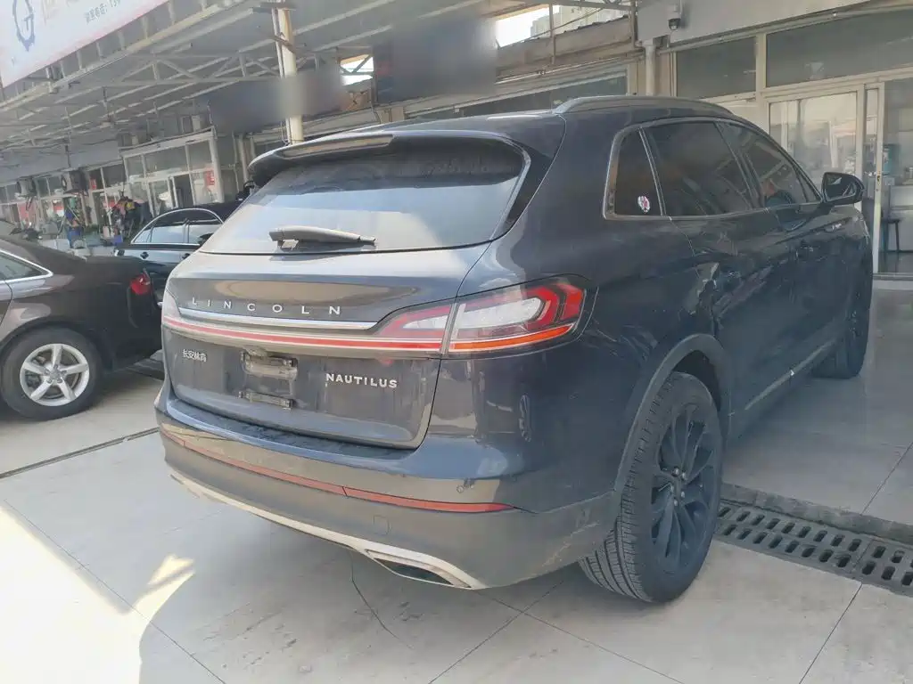 Lincoln Nautilus 2021 2.0T