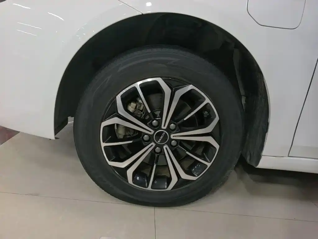 Roewe i6 MAX New Energy — миниатюра 23