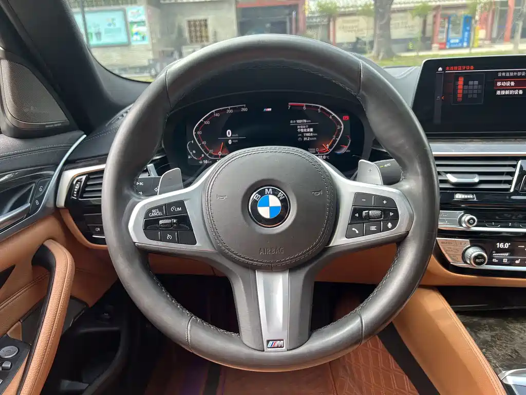 BMW 5 Series — миниатюра 14