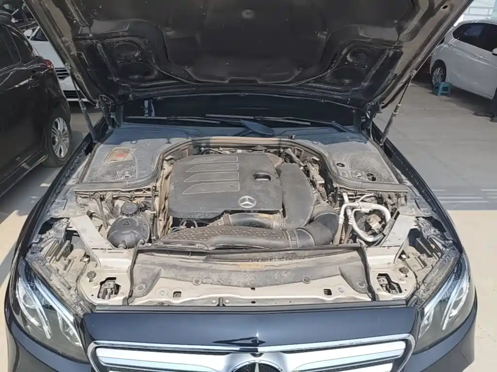 Mercedes-Benz E-Class — миниатюра 20