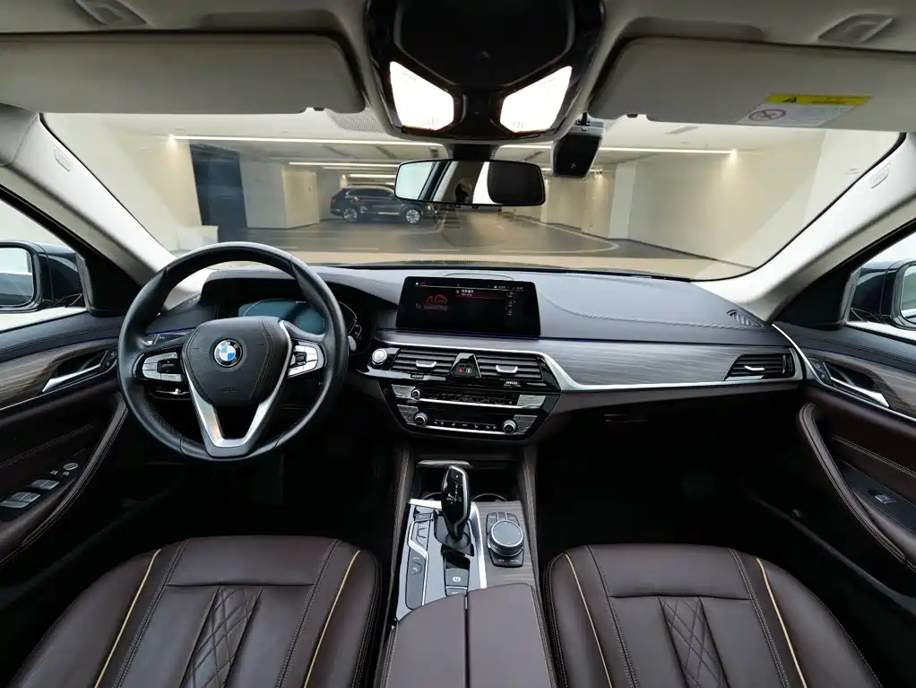 BMW 5 Series New Energy — миниатюра 23