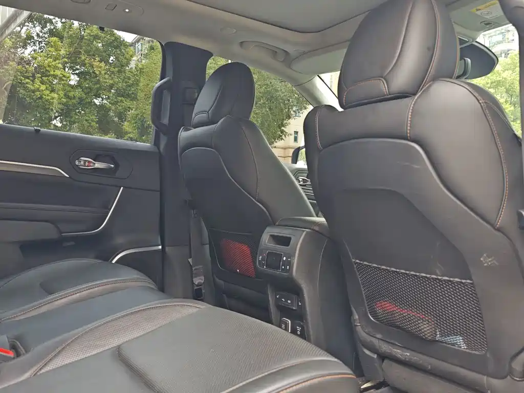 Jeep Grand Commander — миниатюра 10