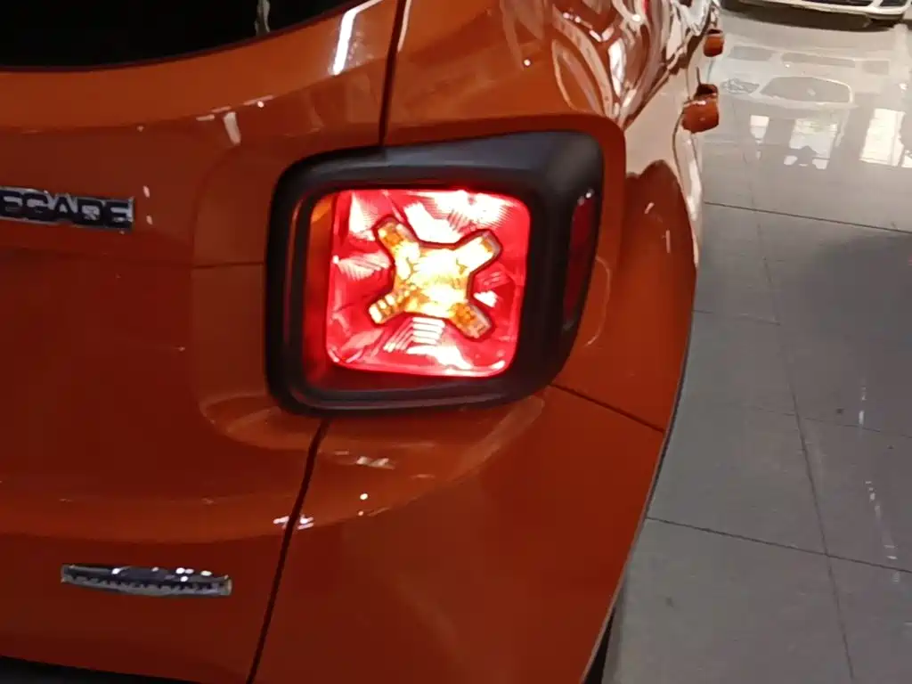 Jeep Renegade — миниатюра 8