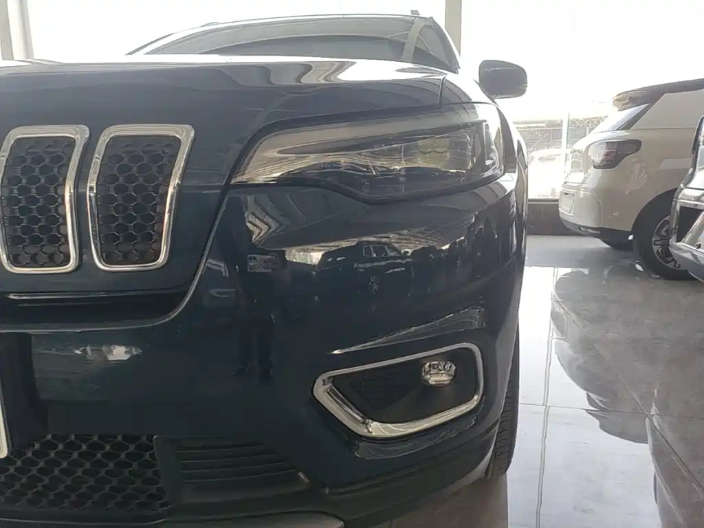 Jeep Cherokee — миниатюра 24