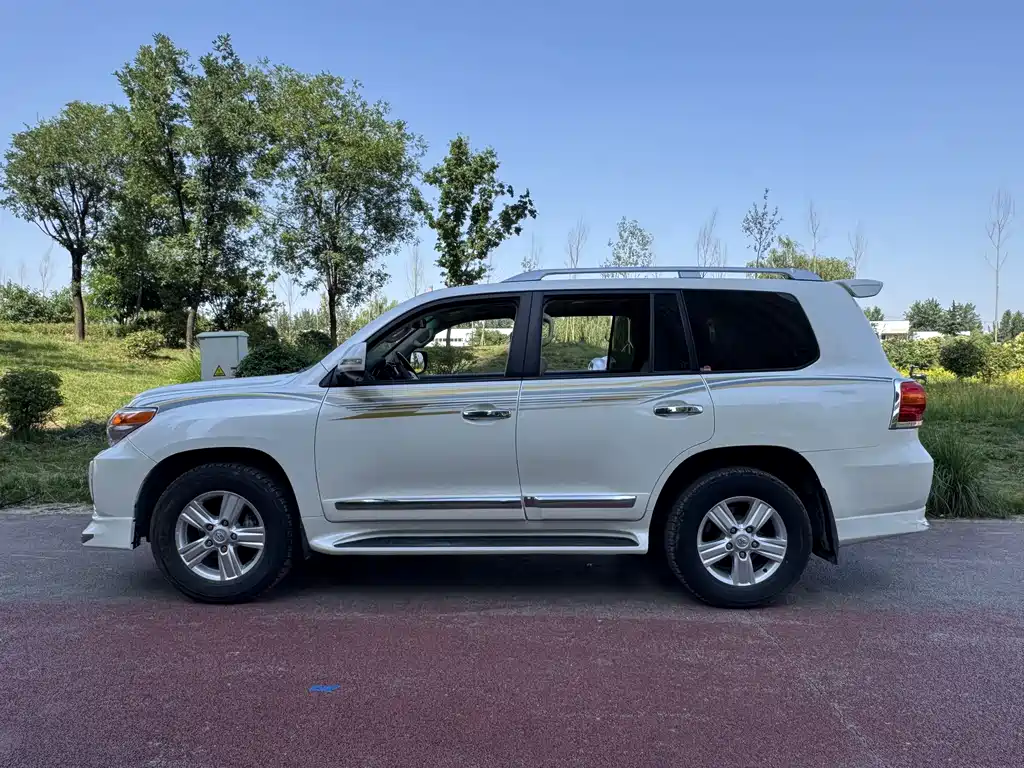 Toyota Land Cruiser 2015 5.7L