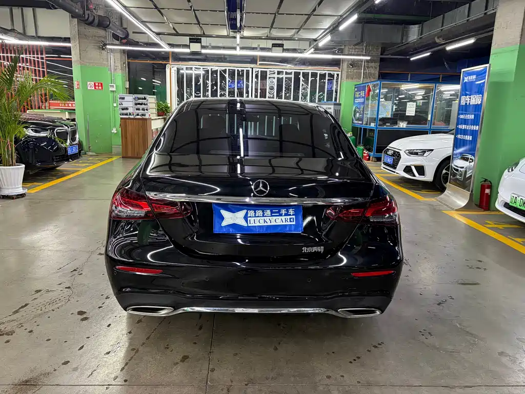 Mercedes-Benz E-Class — миниатюра 4