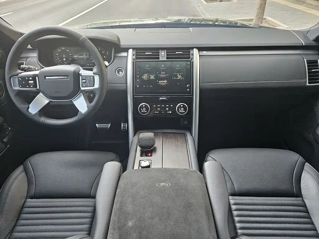 Land Rover Discovery 2025 360PS Dynamic SE