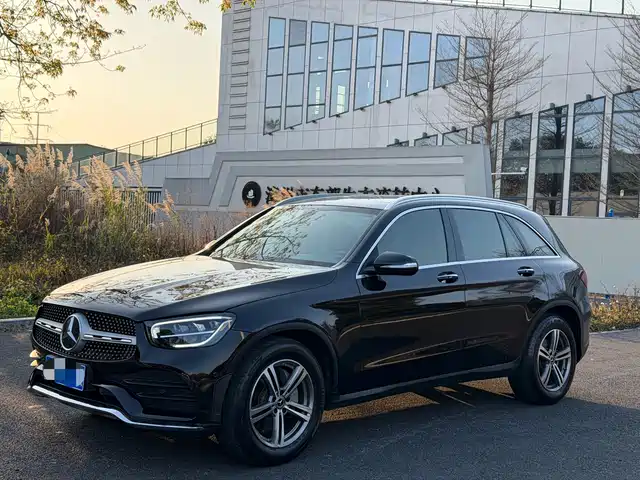 MERCEDES-BENZ GLC