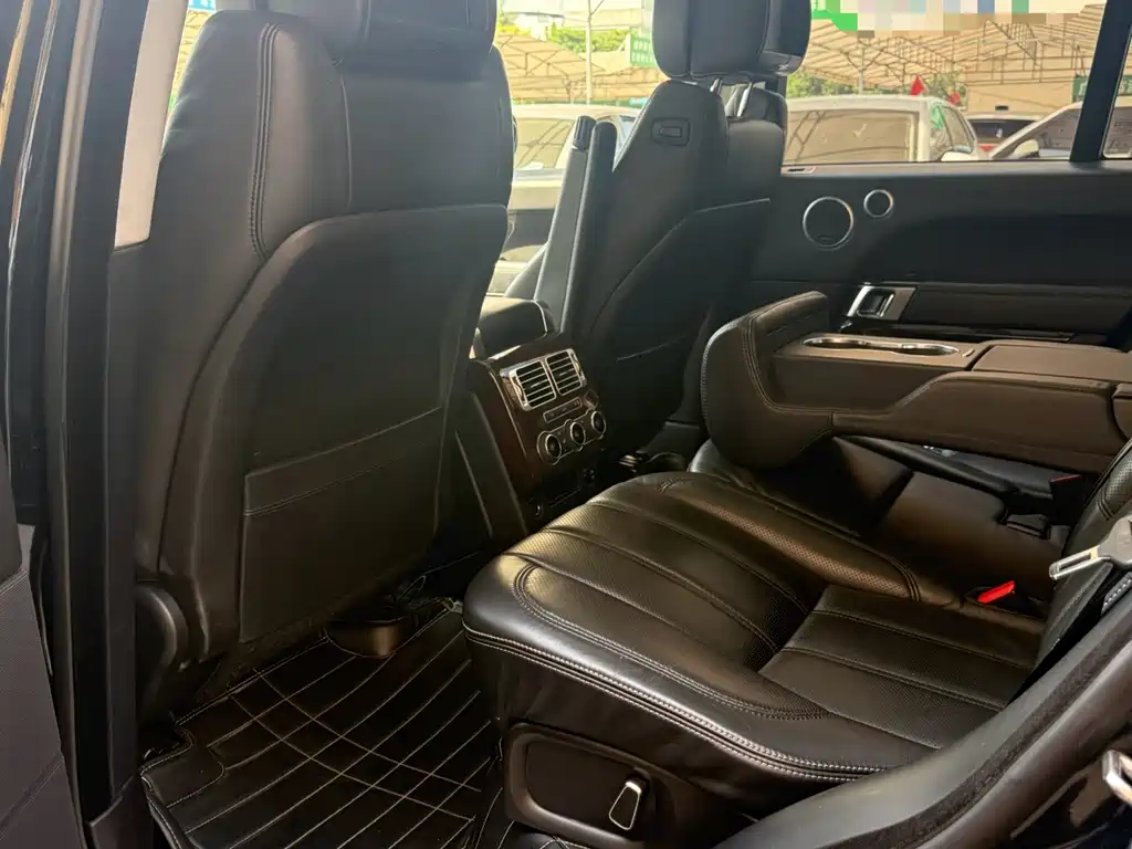 Land Rover Range Rover — миниатюра 5