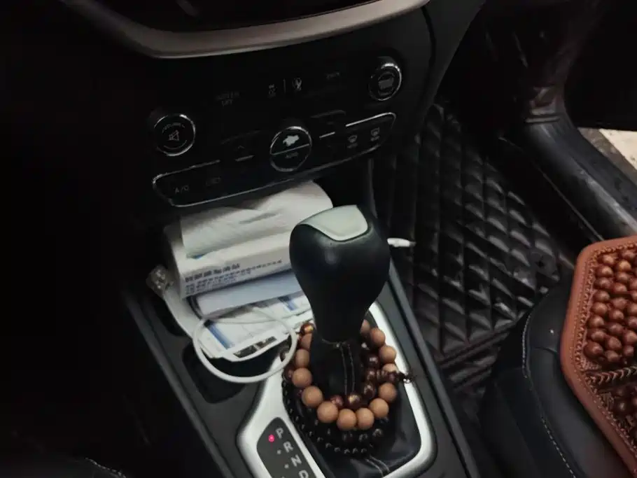 Jeep Cherokee — миниатюра 16