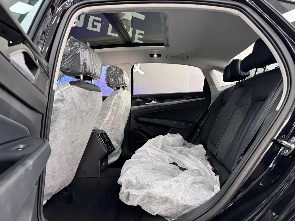 Volkswagen Passat 2026 380TSI