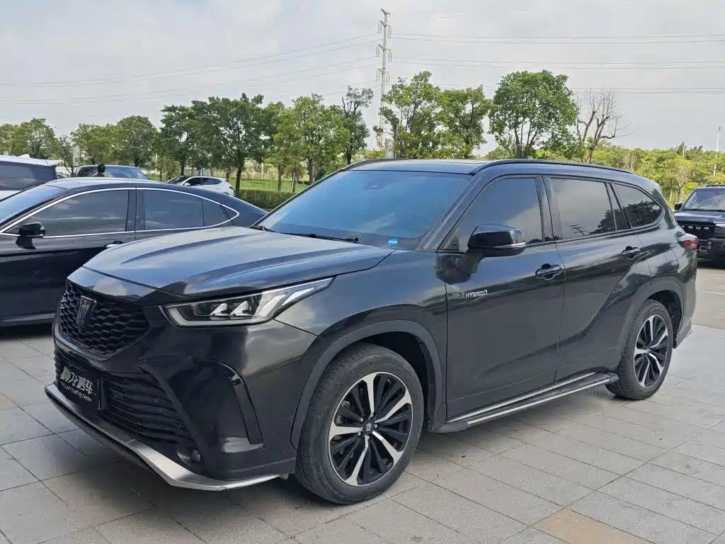 Toyota Crown Kluger