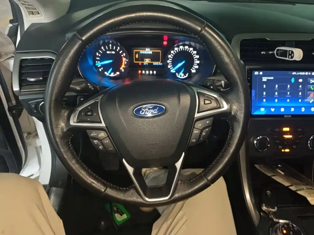 Ford Mondeo — миниатюра 11