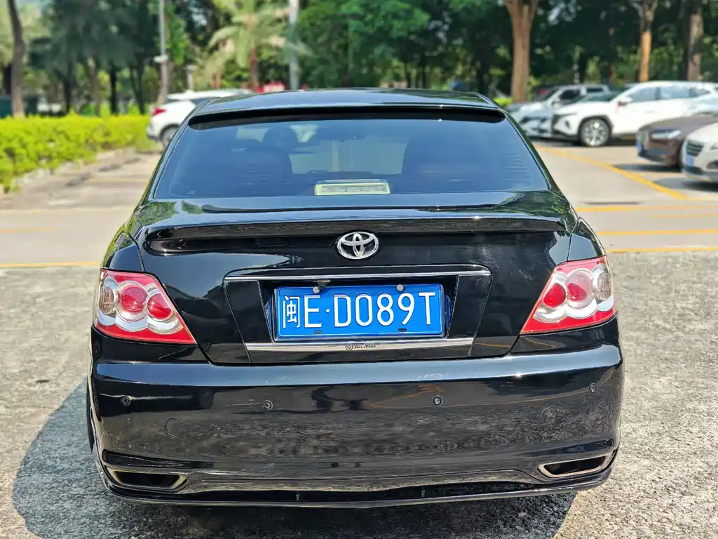 Toyota Reiz — миниатюра 5
