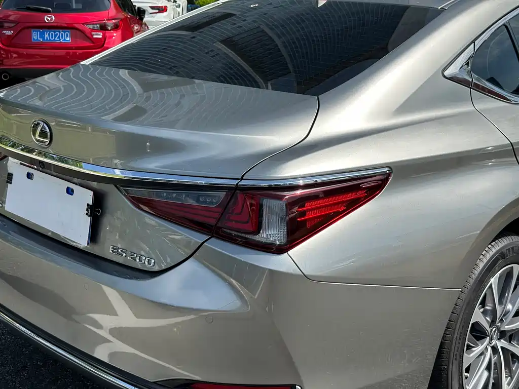 Lexus ES 2023 — фото 14