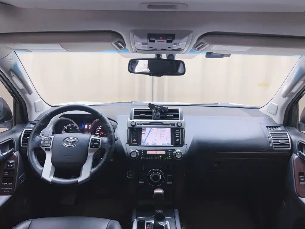 Toyota Prado — миниатюра 13