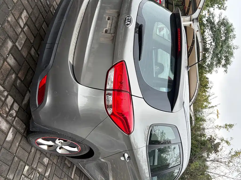 Kia Carens — миниатюра 6