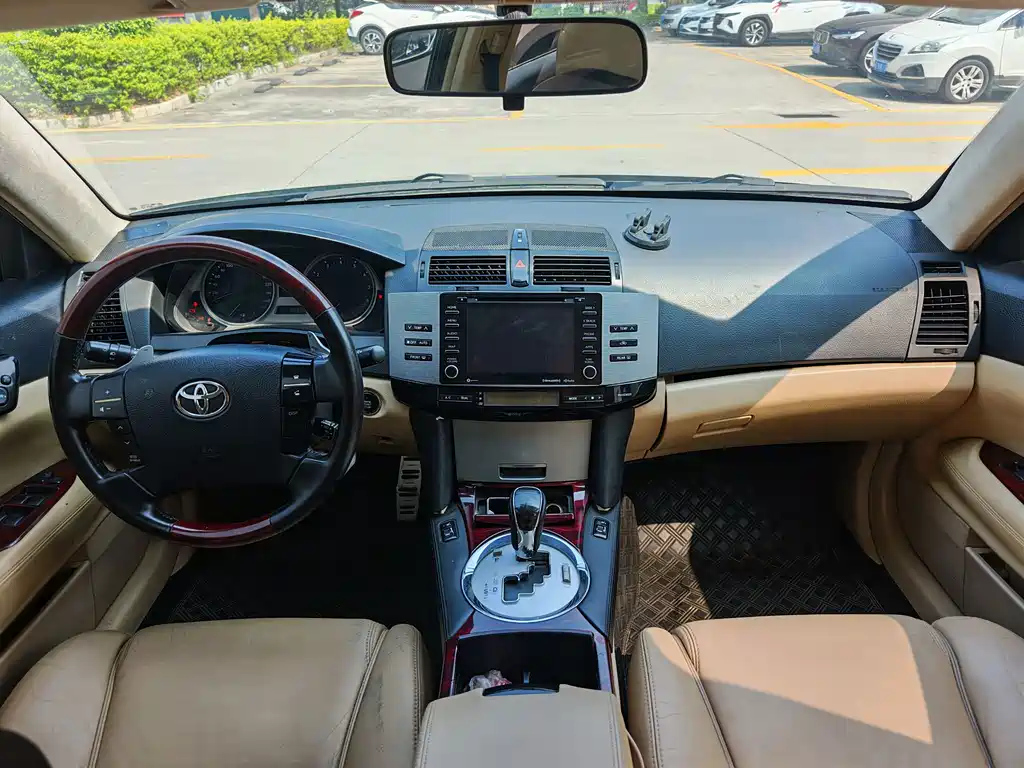 Toyota Reiz — миниатюра 9