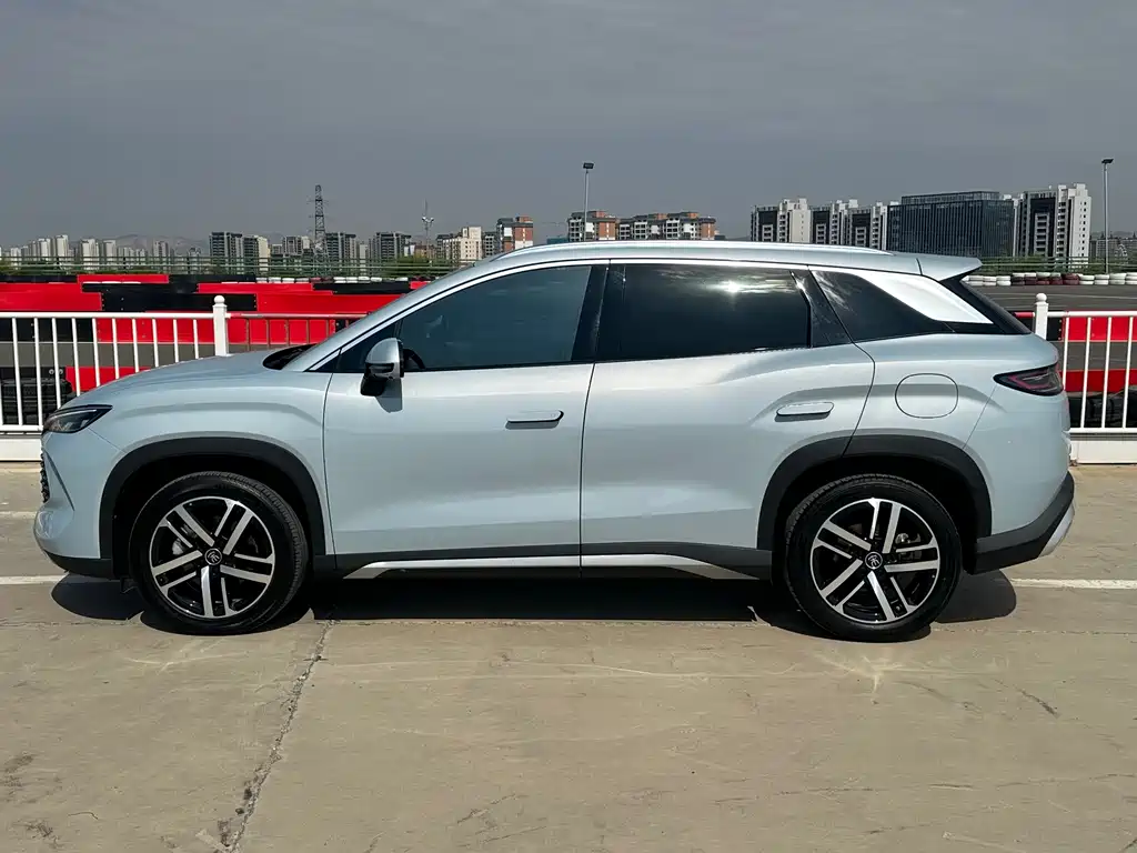 BYD L DM-i — миниатюра 5