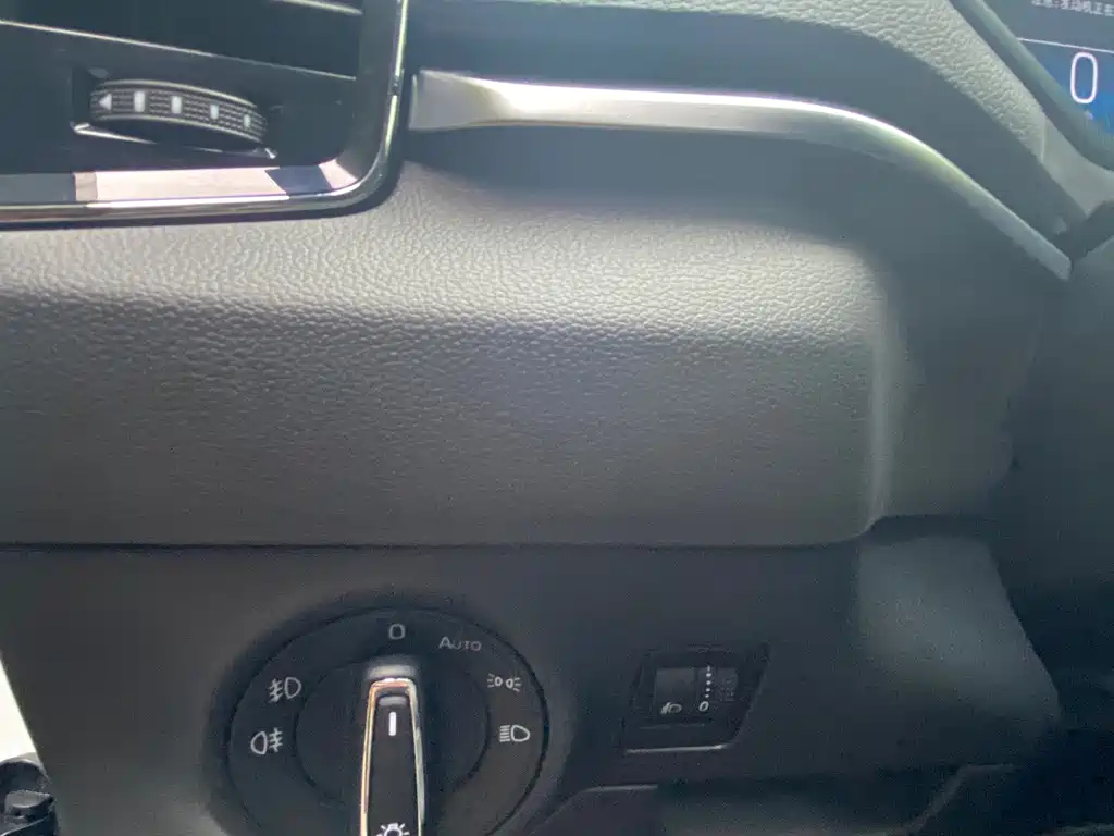 Skoda Karoq — миниатюра 15