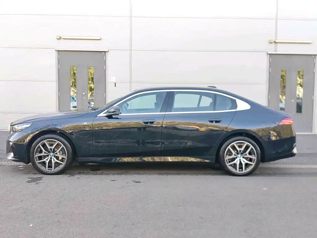 BMW i5 — миниатюра 4