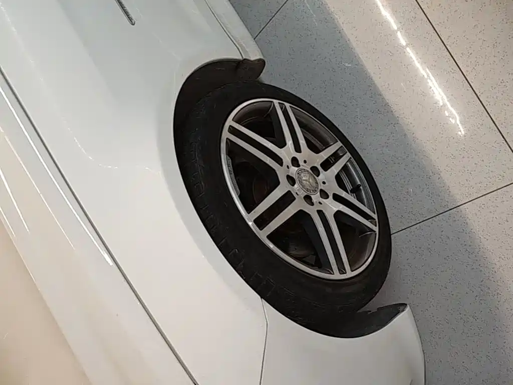 Mercedes-Benz E-Class (Import) — миниатюра 23