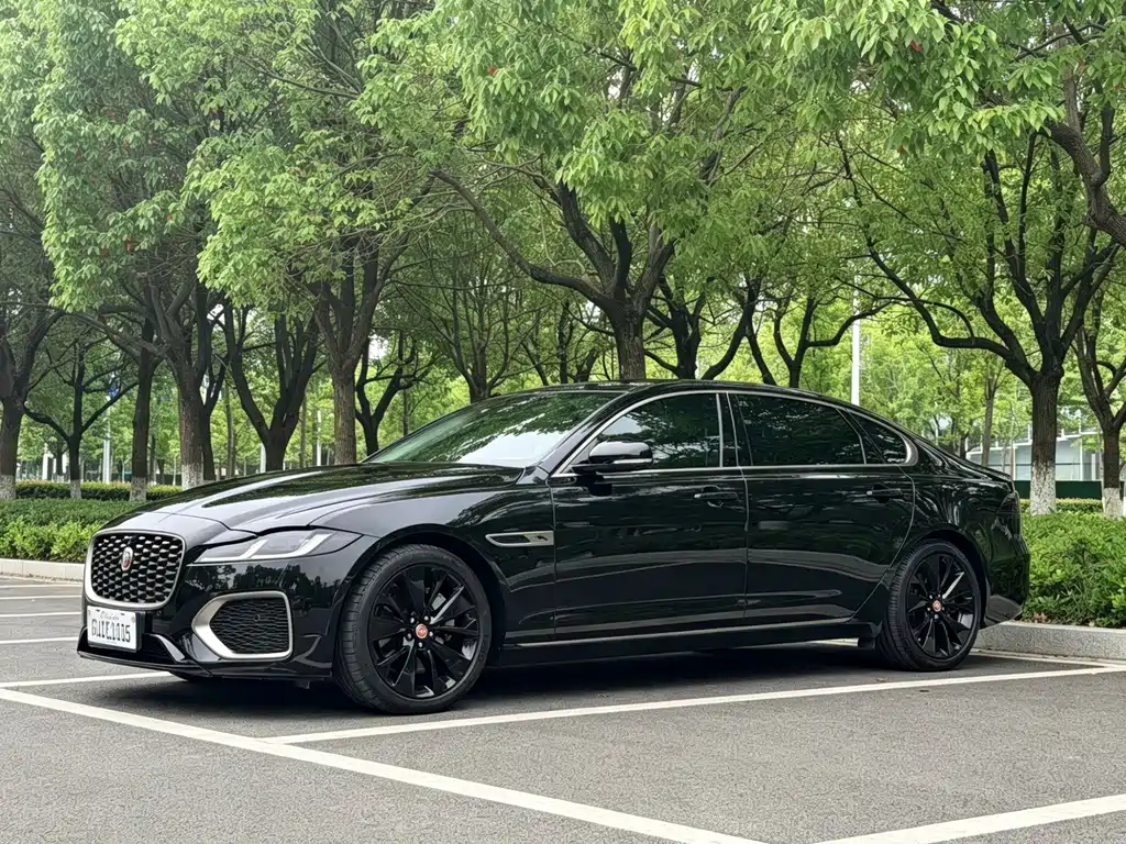 Jaguar XFL 2023 XFL 2.0T P250 2WD Premium Luxury Flow Gold Edition
