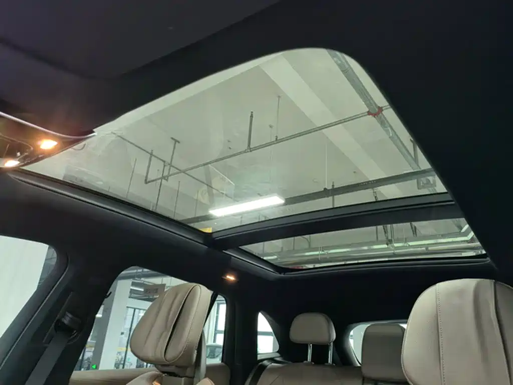 Mercedes-Benz EQE SUV — миниатюра 10