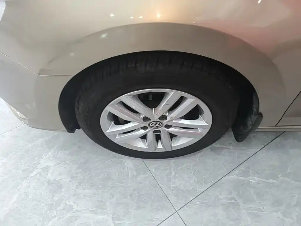 Volkswagen Jetta — миниатюра 23